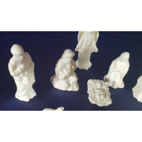 11 Kerststal figuren van keramiek in doos